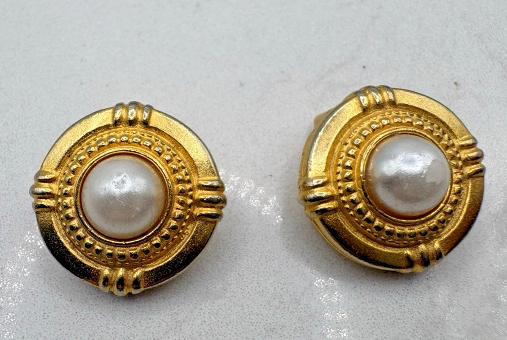 Etruscan Greek Vintage BEN AMUN Gold Tone Faux Pearl Round Clip On Earrings